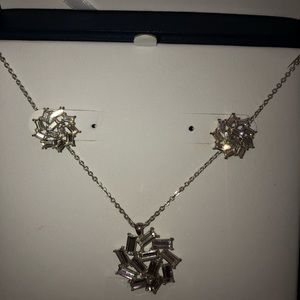 ⚜️✨ WOMEN’S EARRINGS & NECKLACE ✨⚜️